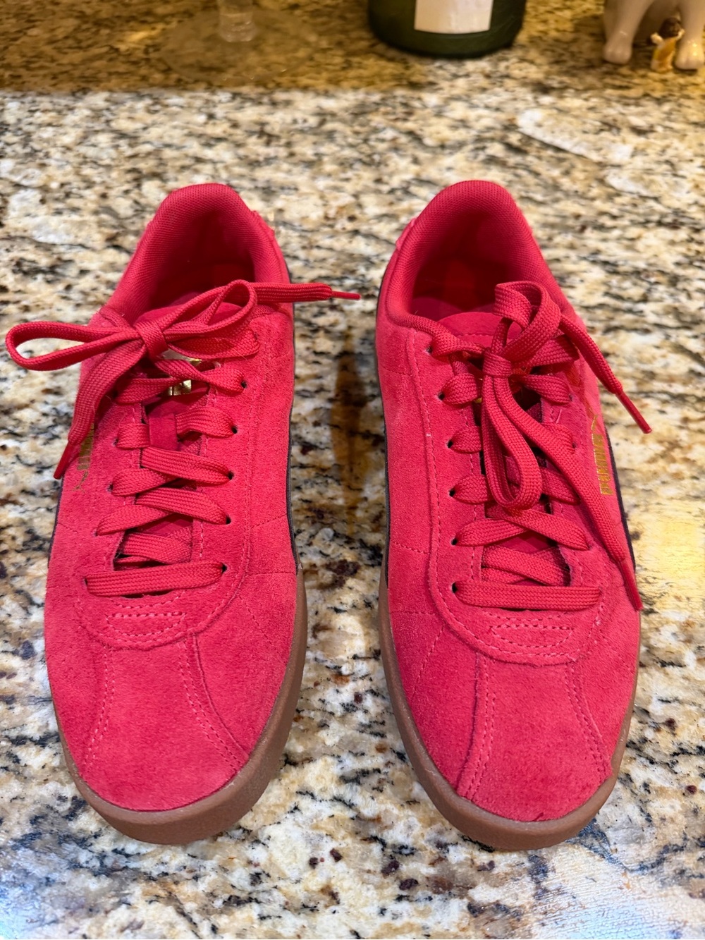 Puma Women's club II Red Suede Low-Top Sneakers Gum Sole eur 37 US 6.5/7